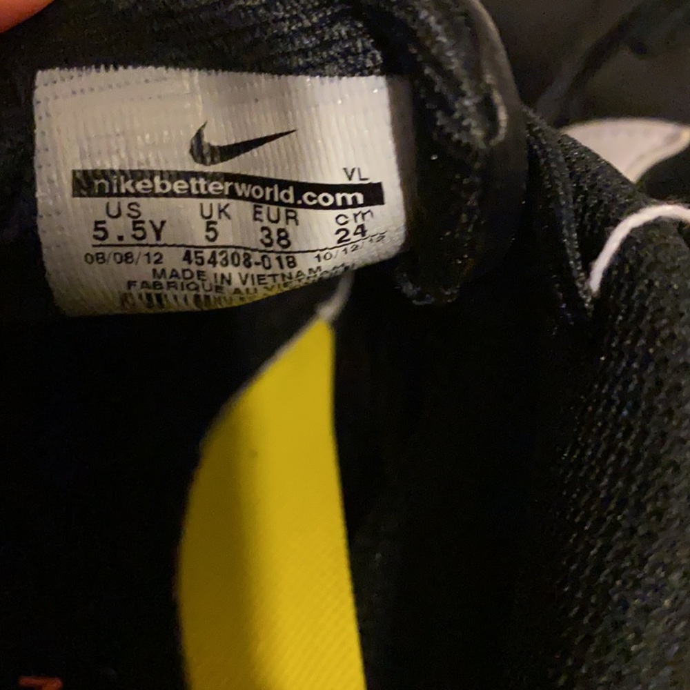 New Nike cleats - Picture 7 of 9